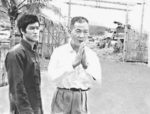 Behind the scenes of THE BIG BOSS: The movie was had been begun by actor-director Wu Chia-Hsiang (right), but after five days of shooting Lo Wei took over.
Which scenes were directed by Wu, cannot be really confirmed, but most probably, due to some stills, Bruce Lee's first visit at the factory, together with his uncle, was among them.