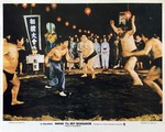 Spanish lobby card;
Wang Yu fighting sumo wrestlers Lin Jiang (left) and Chang I-Fei (attacking with
his arms raised)
